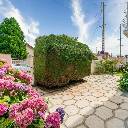 Foch Villa *